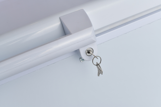 Tiefkühlschrank mit 7 cm Schaumschicht und Kältemittel R600a/R290a